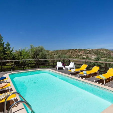 Riverside Villa *
